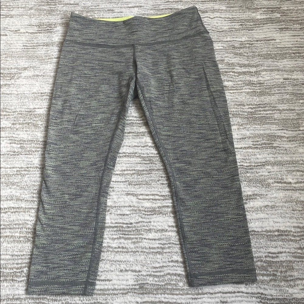 Lululemon Wunder Under size 6 cropped leggings